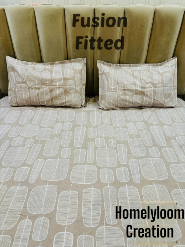 Elastic fitted bedsheet