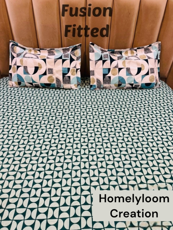 Elastic fitted bedsheet
